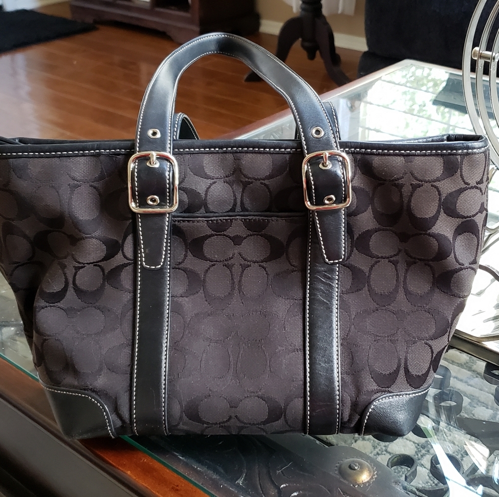 Coach black purse handbag zip closure - Picture 2 of 4